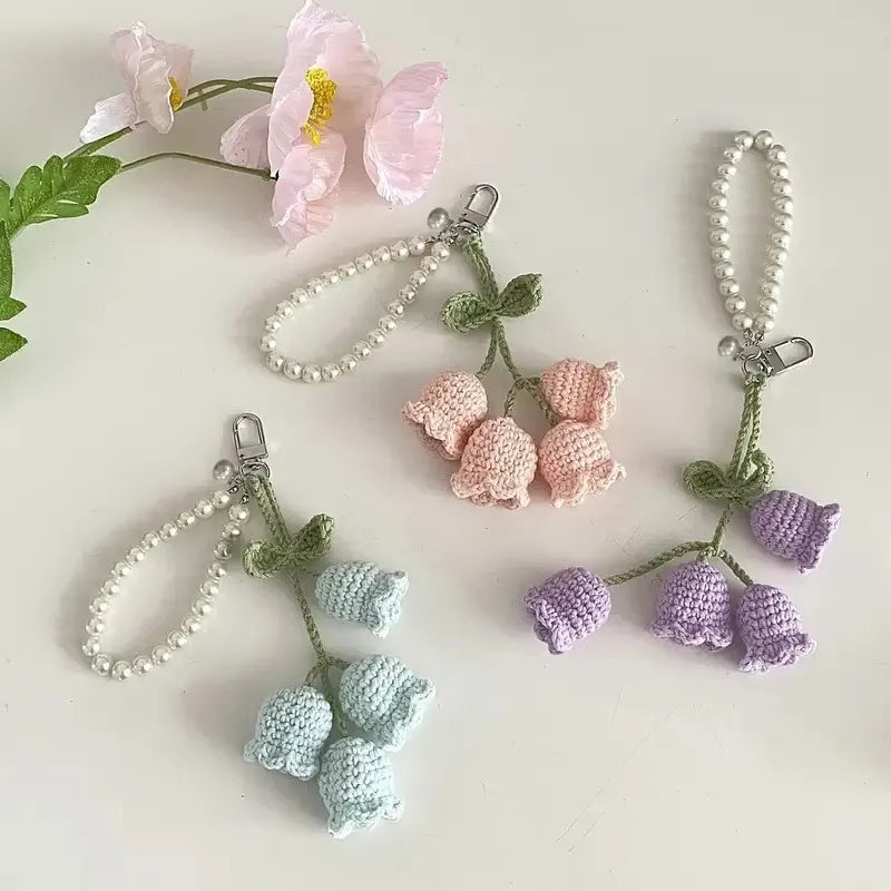 Elegant Handmade Floral Knitted Keyring Pearl Keychain Women's Crocheted Sheep Bluebell Flower Pendant Car Pendant Bag Decor