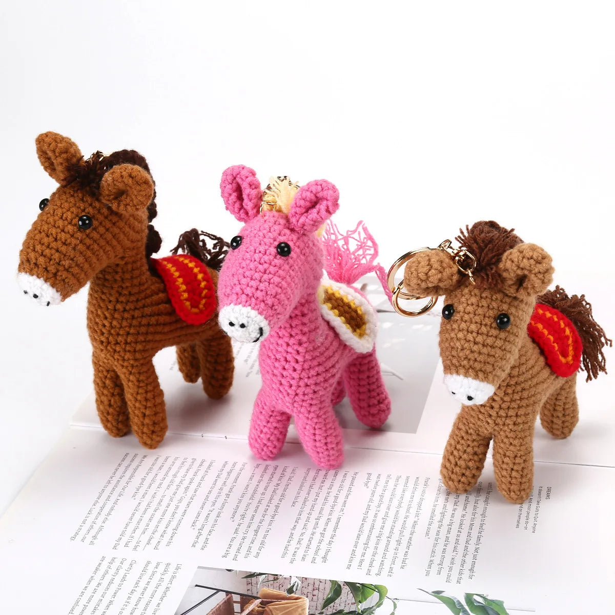 2026 Crochet Horse Pendant Creative Woven Animal Key Chains Knitted Horse Key Rings Gift Bagpack Decor