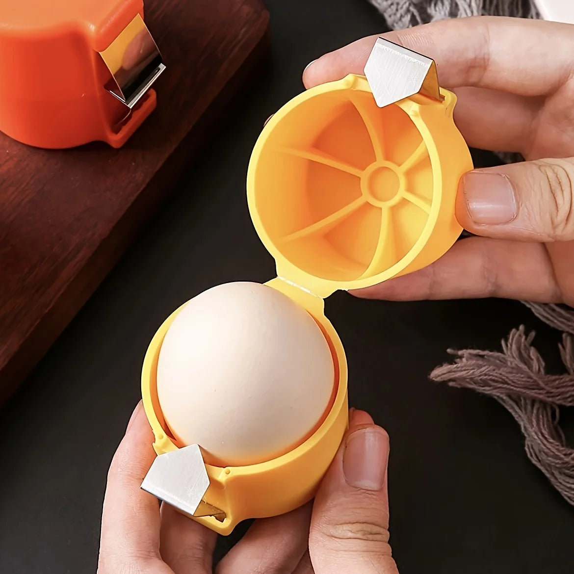 Plastic Egg Shell Opener Professional Manual Eggs Breaker Non-Stick Hand Eggshell Separator Multifunctional Kitchen Baking Tool