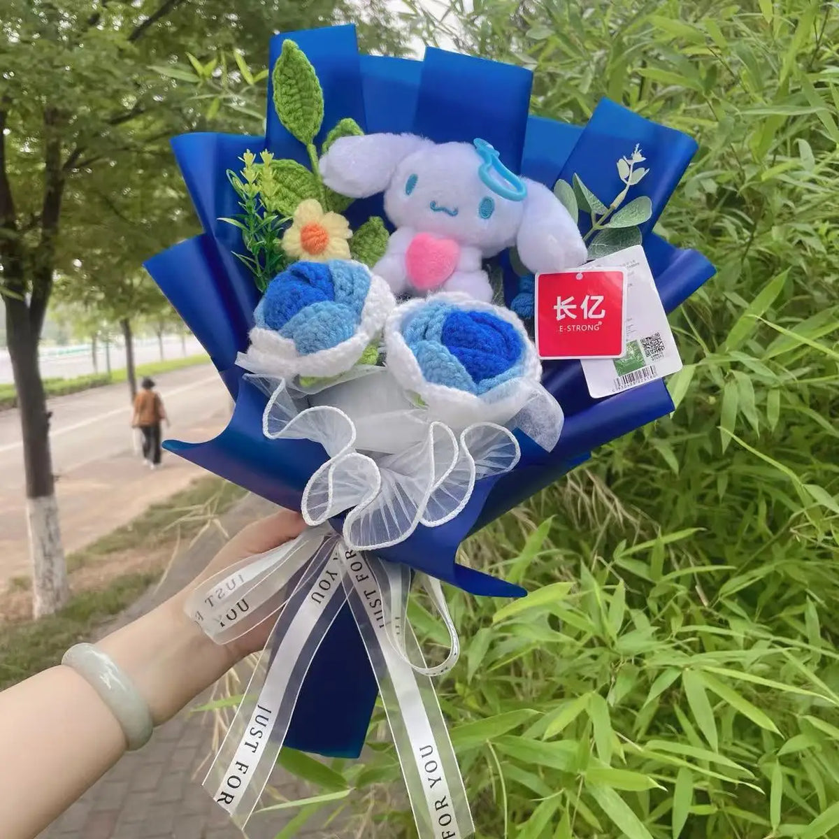 Genuine My Melody Kuromi Cinnamoroll Hellokitty Plush Dolls With Crochet Flowers Creative Handmade Sanrio Bouquet Gifts For Girl