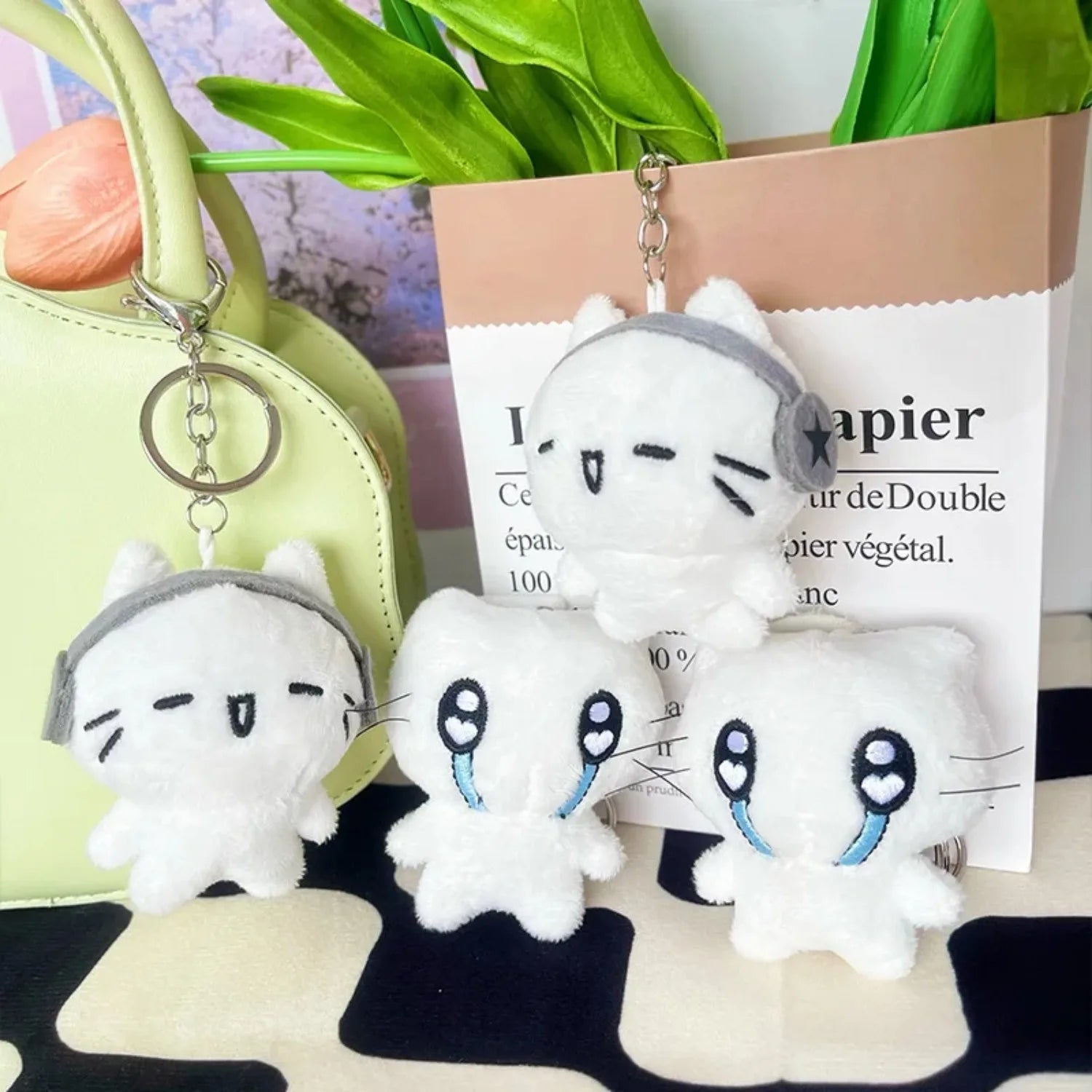 Cute headphone cat doll pendant, cartoon healing keychain, plush toy, doll, schoolbag, bag hanging decoration