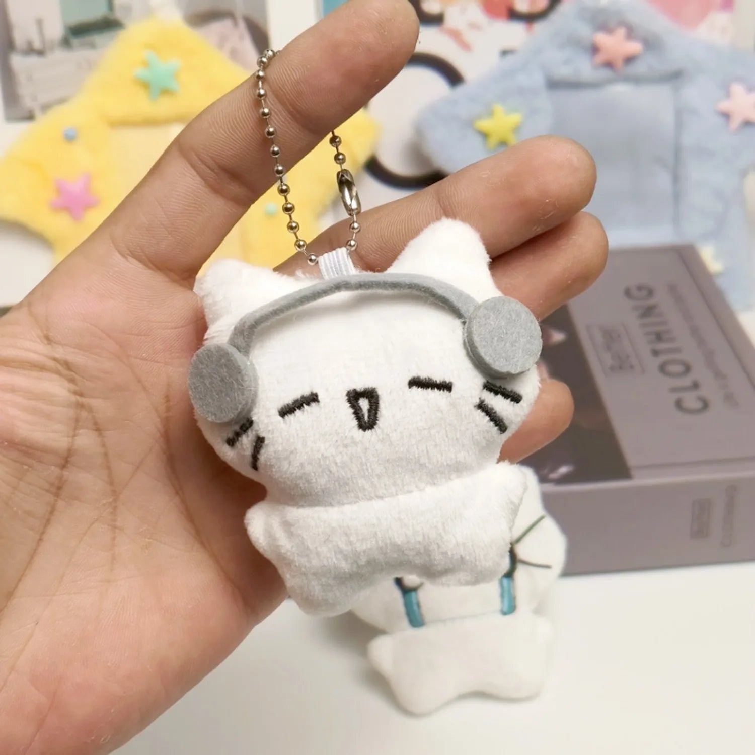 Cute headphone cat doll pendant, cartoon healing keychain, plush toy, doll, schoolbag, bag hanging decoration