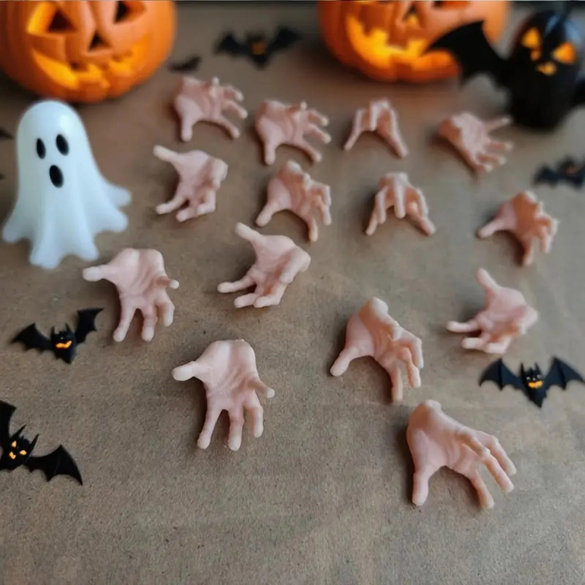 15PCS Halloween Horror Mini Plastic Hands - Fun Halloween Hand Decorations