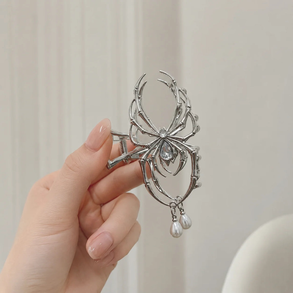 Spider Personalized Hair Clip Women Aluminum Alloy Hair Claw Pearl Pendant Rhinestone Festival Fashion Hair Accessories Girls