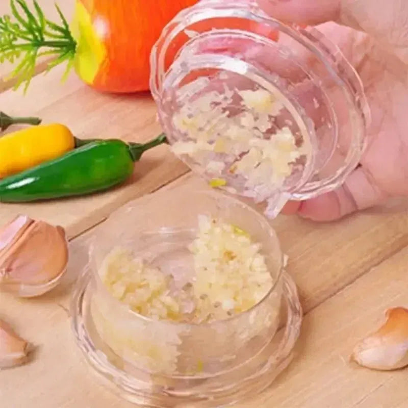 1PC New Kitchen Multifunctional Garlic Crusher Manual Garlic Press Roll Crusher Chopper Home Appliance Kitchen Gadgets Accessori