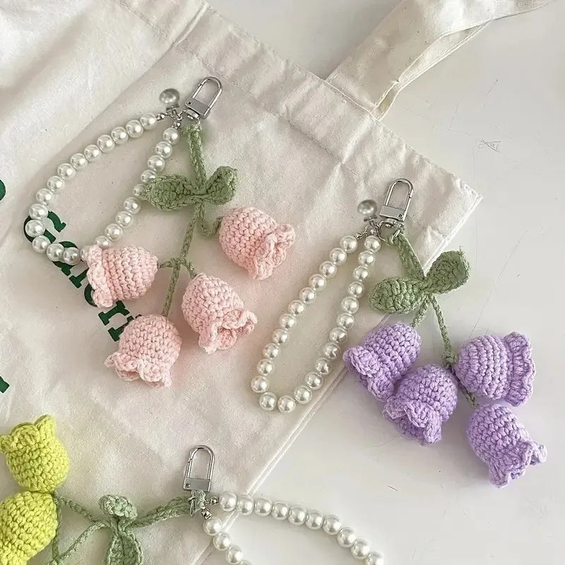 Elegant Handmade Floral Knitted Keyring Pearl Keychain Women's Crocheted Sheep Bluebell Flower Pendant Car Pendant Bag Decor