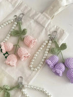 Elegant Handmade Floral Knitted Keyring Pearl Keychain Women's Crocheted Sheep Bluebell Flower Pendant Car Pendant Bag Decor