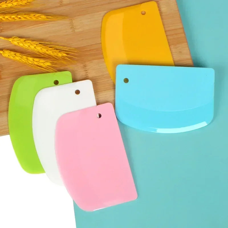 Plastic Scraper Cake Cream Scraper Flour Dough Cutting Knife Intestine Powder Scraper Kitchen DIY Tools Kitchen Baking Tools