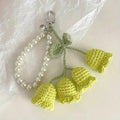 Elegant Handmade Floral Knitted Keyring Pearl Keychain Women's Crocheted Sheep Bluebell Flower Pendant Car Pendant Bag Decor