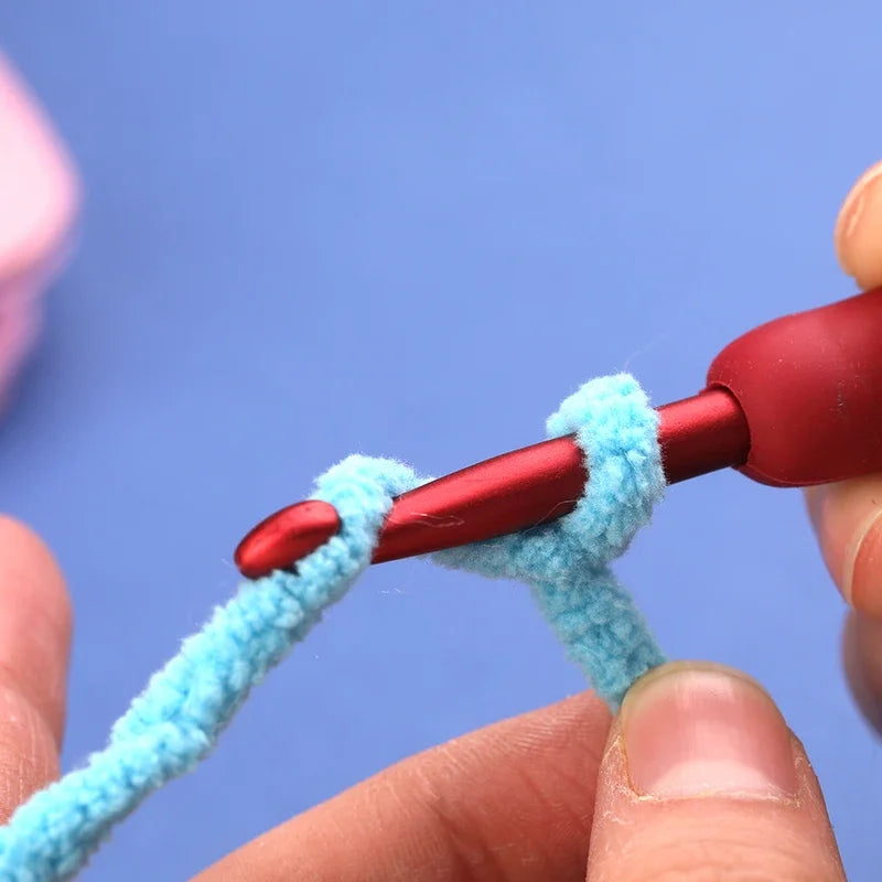 9PCS Red Crochet Hook Ergonomic Handle for Arthritic Hands Extra Long  Knitting Needles for Beginners and Crocheting Yarn