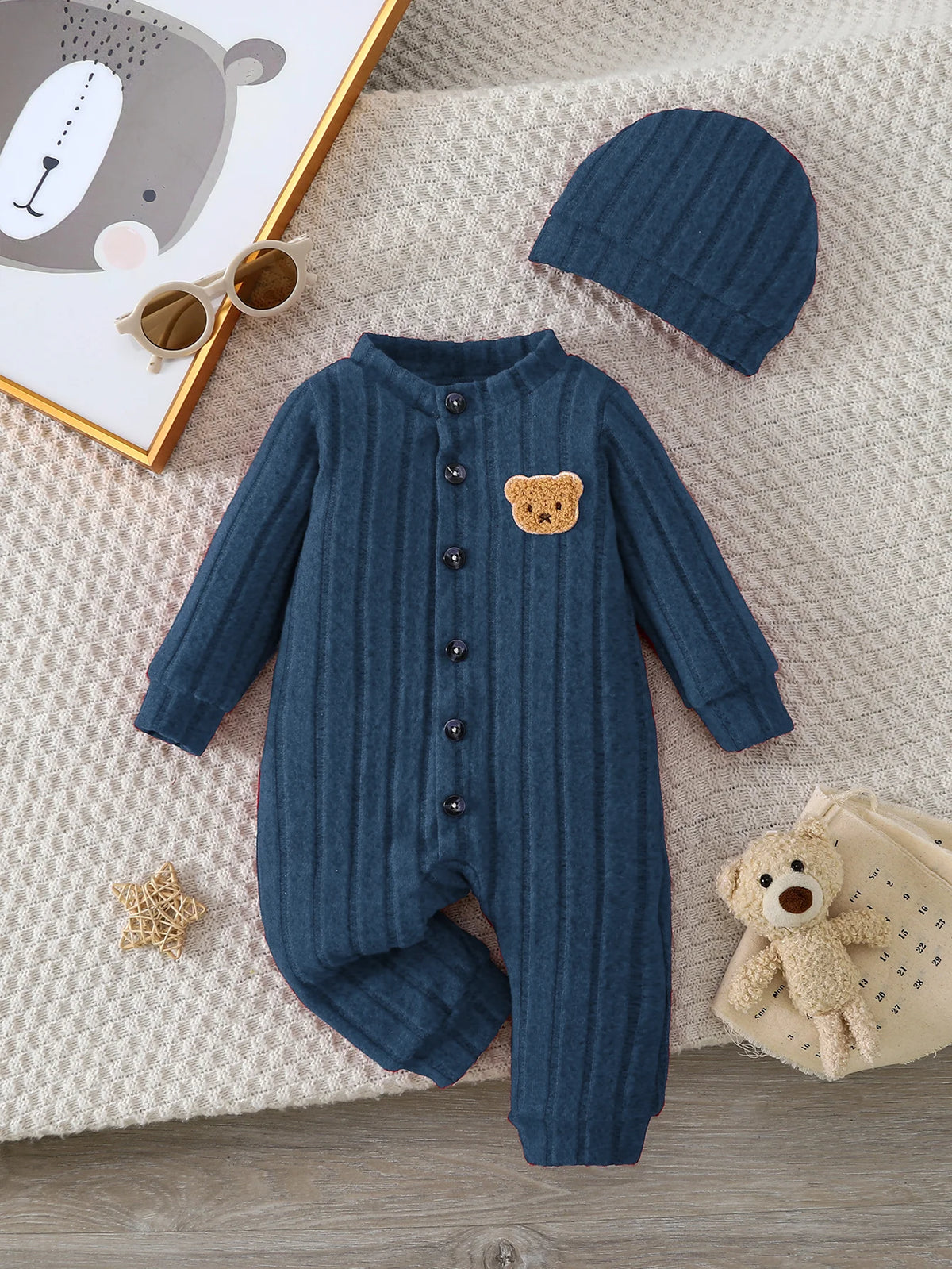 【Baby Boy】Autumn & Winter Red Onesie with Front Single-Breasted Buttons and Cute Bear Badge on Chest + Red Hat SetFeaturing a wa