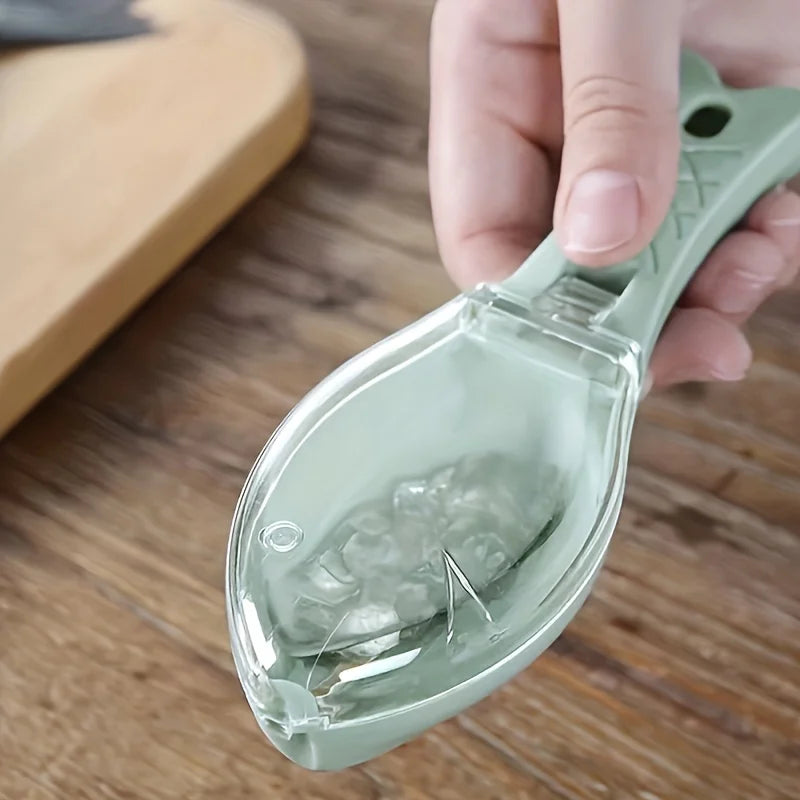 A Scale Removal Tool，Plastic Scales Scraper，Easy Cleaning Fish Skin Brush，Household Kitchen Scale Scraper