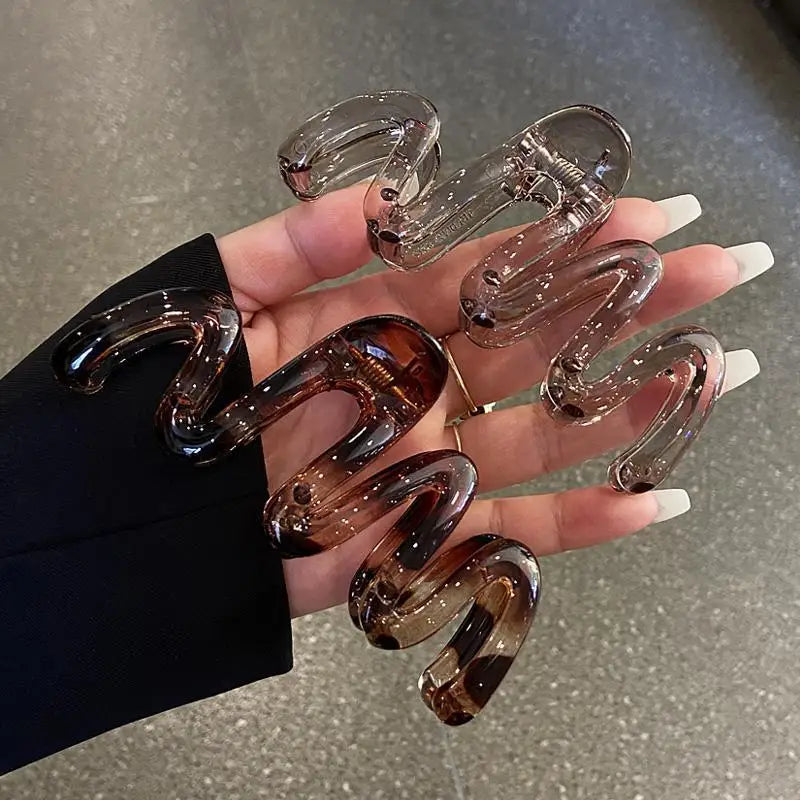 Women's Wavy High Glossy Amber Brown 11cm/4.33in Large Lightweight Plastic Hair Clip Elegant Minimalistic Hair Accessories